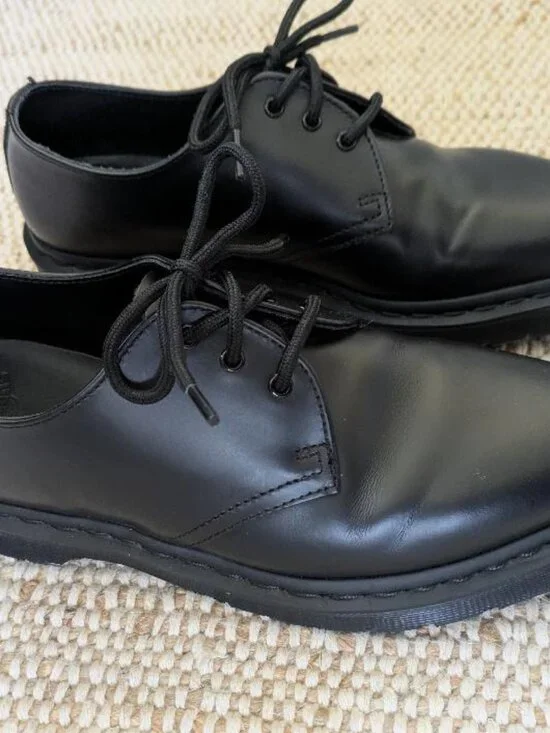 Dr. Martens Oxford Shoes - Size 8 - Picture 2 of 4